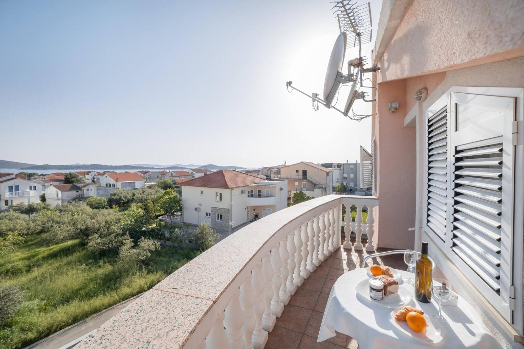 Nikol Apartment Vodice Exterior photo