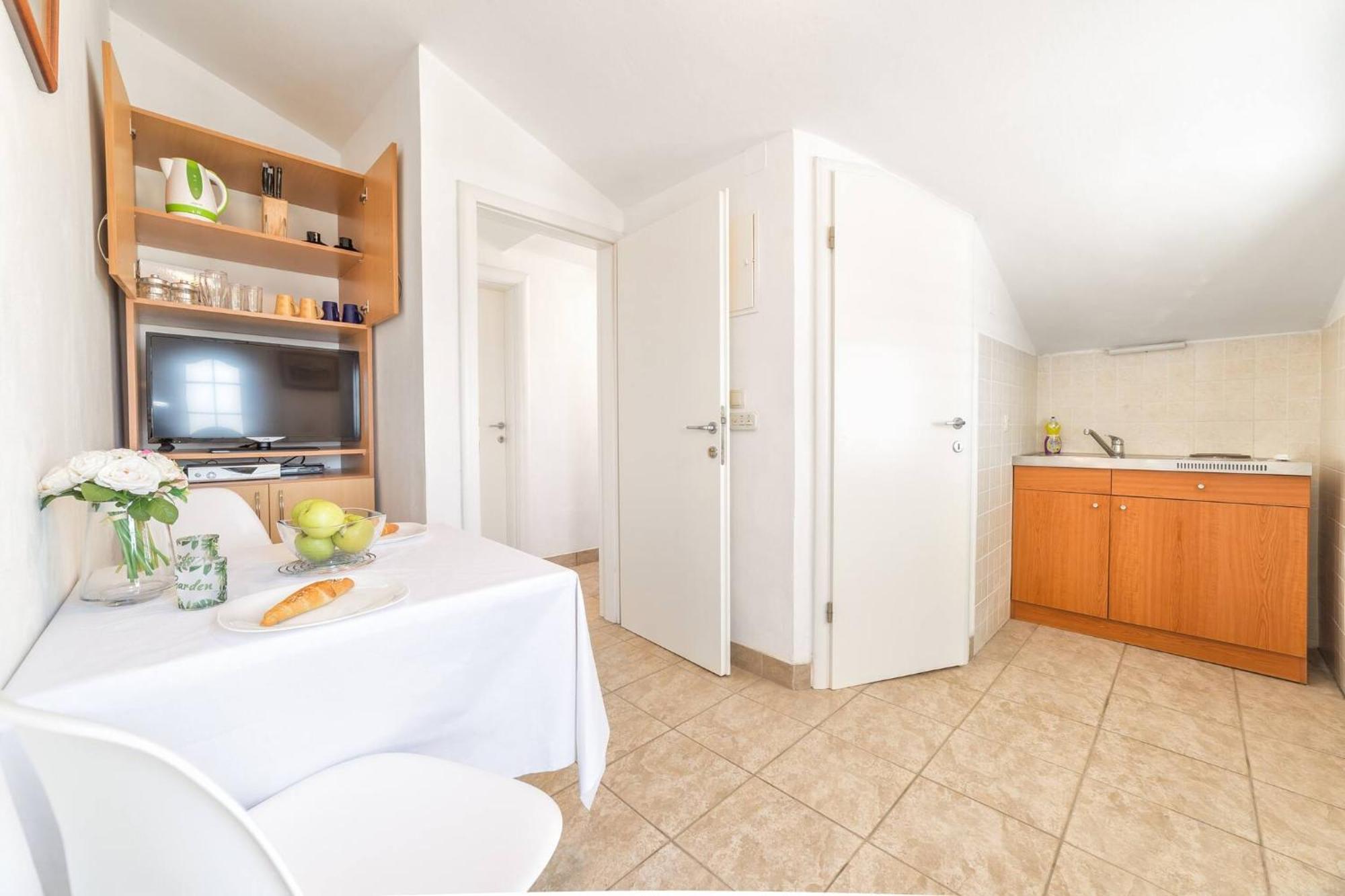 Nikol Apartment Vodice Exterior photo